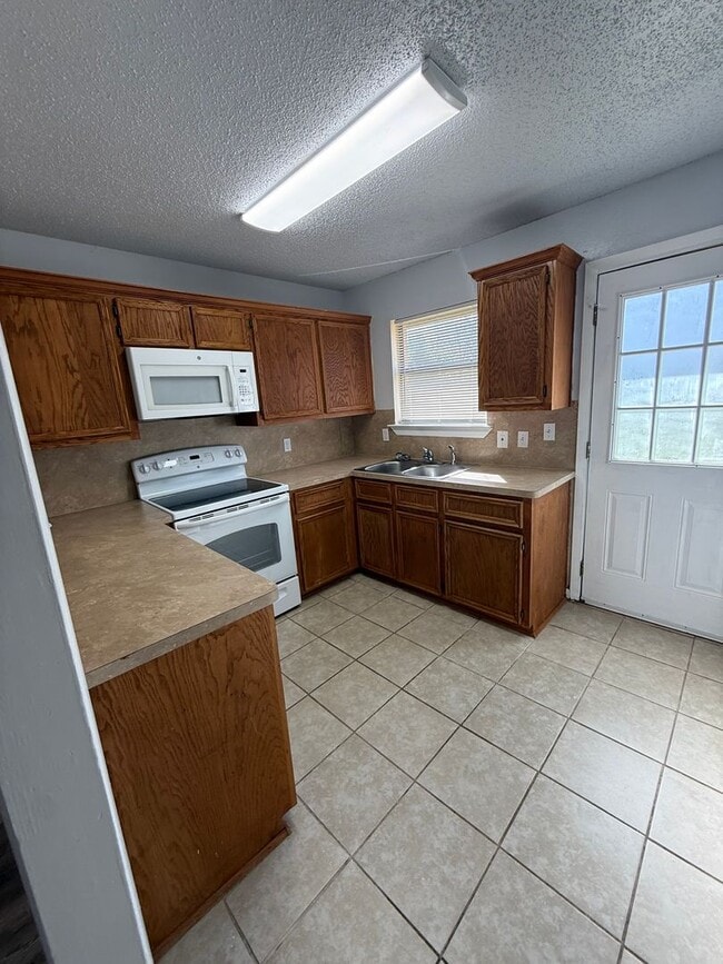 Building Photo - 1610 Indian Trail