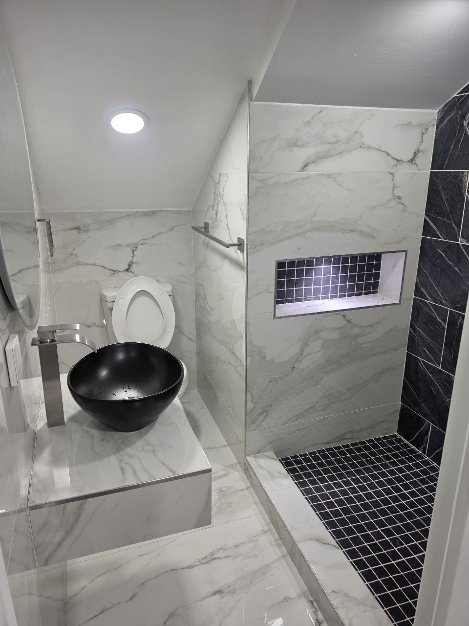 Building Photo - 100 N Pine St