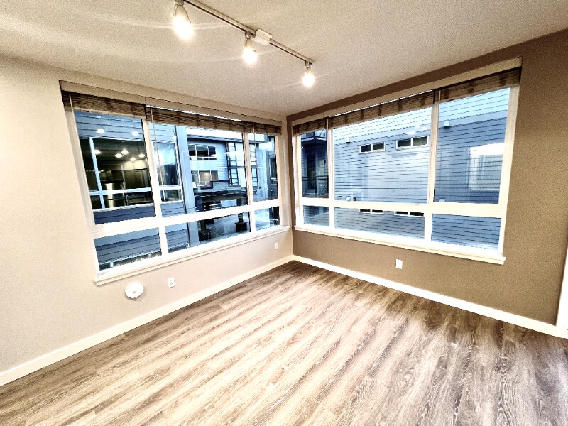 Building Photo - 2330 Yakima Ct