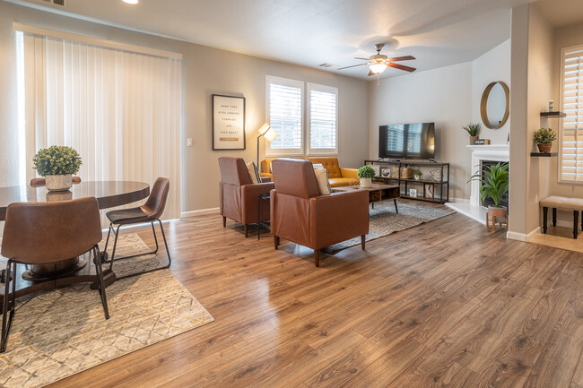 Dining/Living Room - 373 N Amedeo Ln