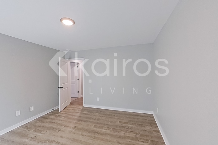 Building Photo - 126 Hughes Dr