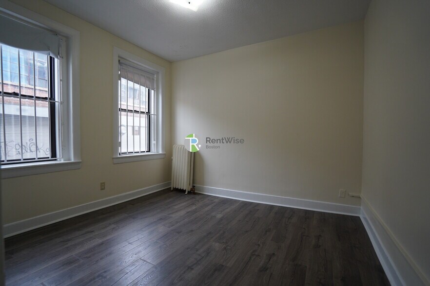 Building Photo - 1148 Commonwealth Ave
