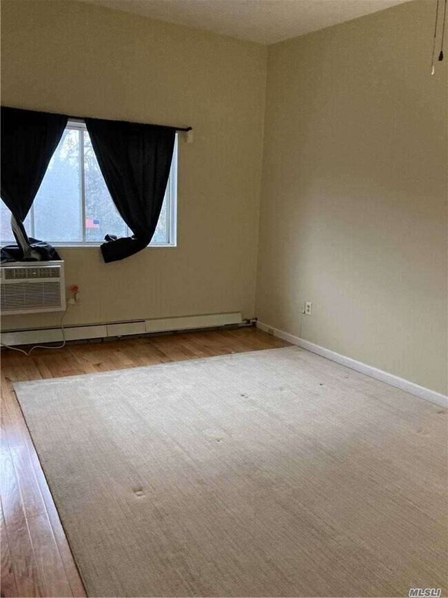 Building Photo - 265 N Newbridge Rd