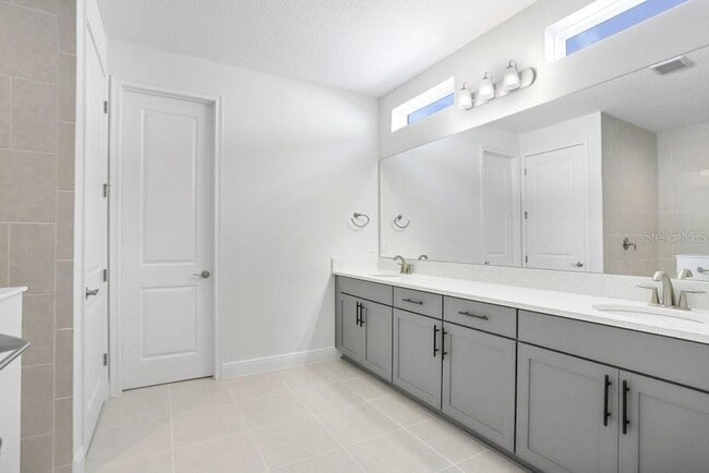 Building Photo - 28793 Sweet Persimmon Dr
