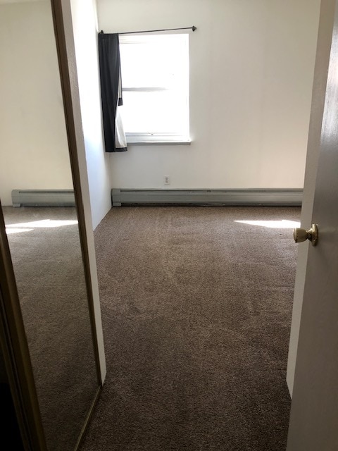 Building Photo - 1250 Golden Cir