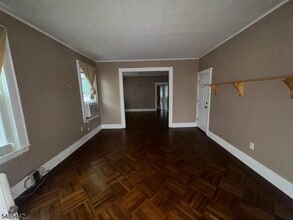 Building Photo - 742 Pennington St