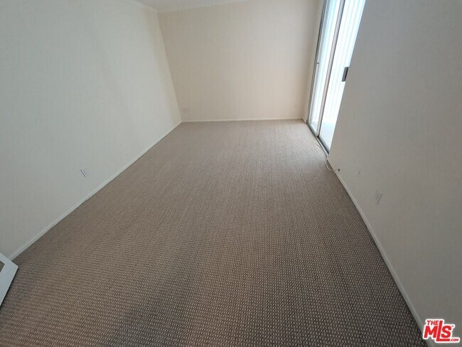 Building Photo - 415 Montana Ave