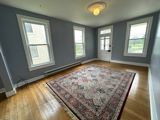 Building Photo - LEASE PENDING! Large Two Bedroom Apartment in Westminster
