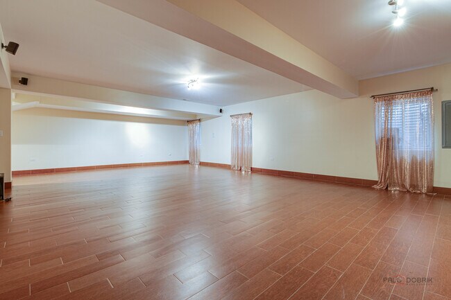 Building Photo - 339 Taft Ct