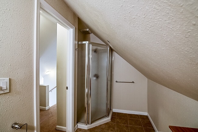 Building Photo - 5624 Brooklyn Ave NE