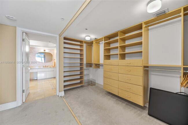 Building Photo - 16711 Collins Ave