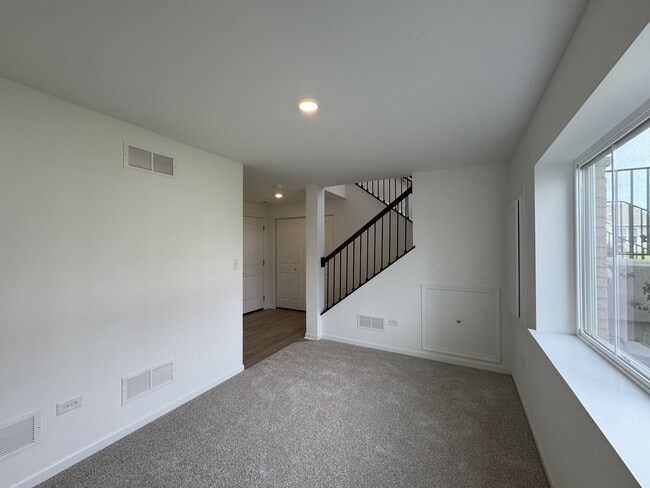 Building Photo - 14945 S McCarthy Cir