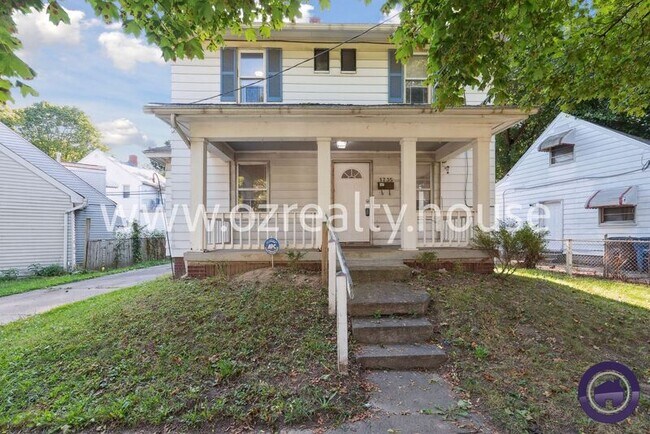 Primary Photo - 1735 Roosevelt Cir