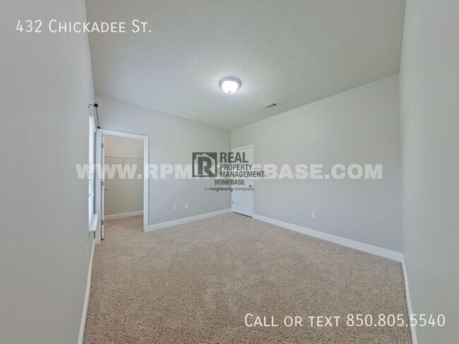 Building Photo - 432 Chickadee St