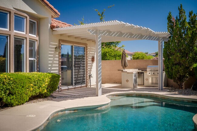 Private resort style living with mountain views from your private pool and spa. - 2850 Bronzino Ct