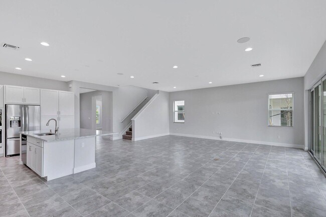 Building Photo - 5134 Liberty Ln
