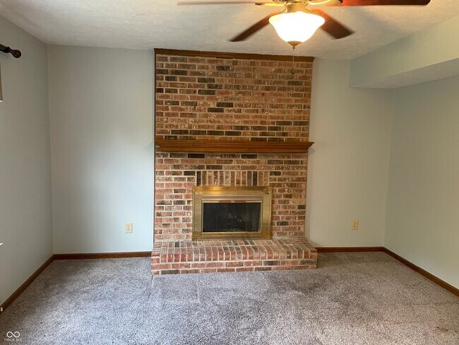 Building Photo - 9161 Champton Dr