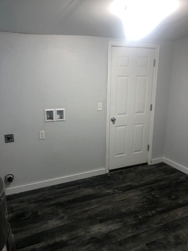 Building Photo - What a great price check this one out!