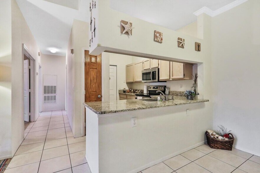 Building Photo - 120 Veracruz Dr
