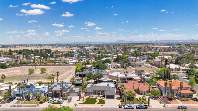 Building Photo - 2085 Paseo Del Prado Dr
