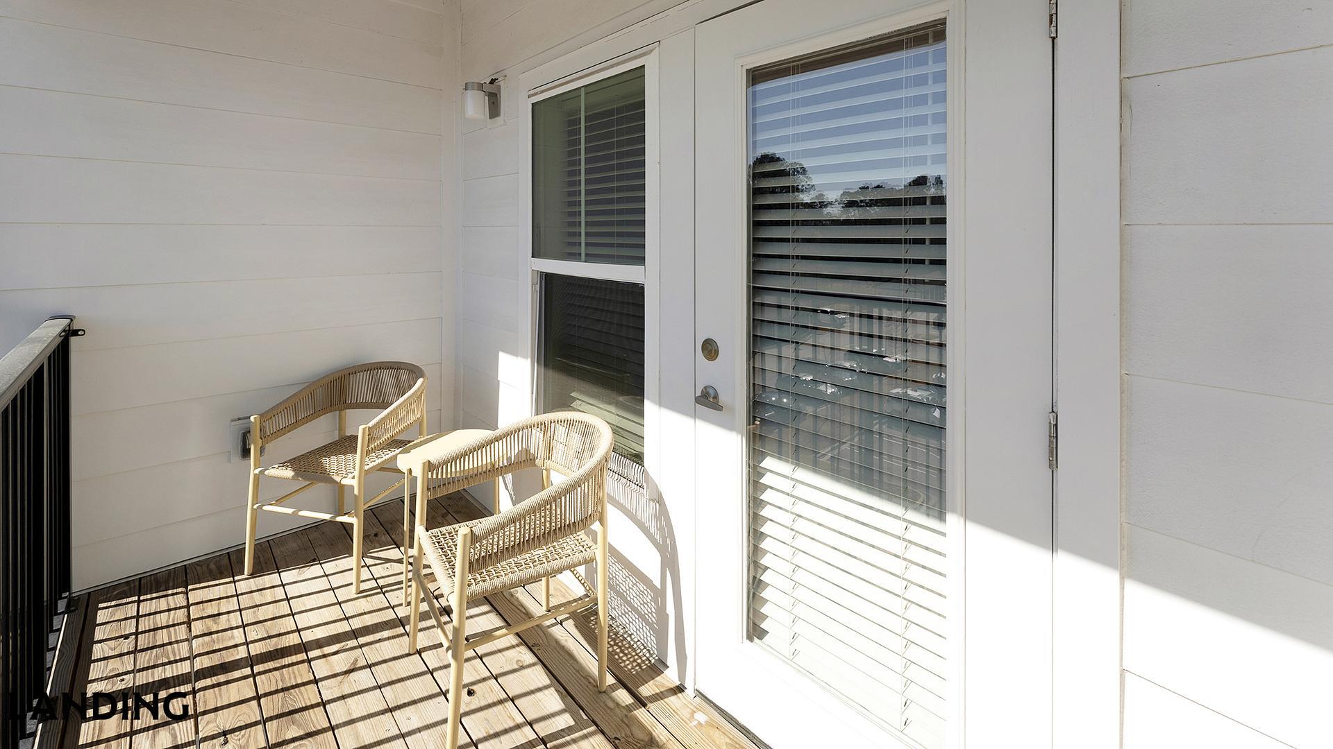 Building Photo - 6000 Front St