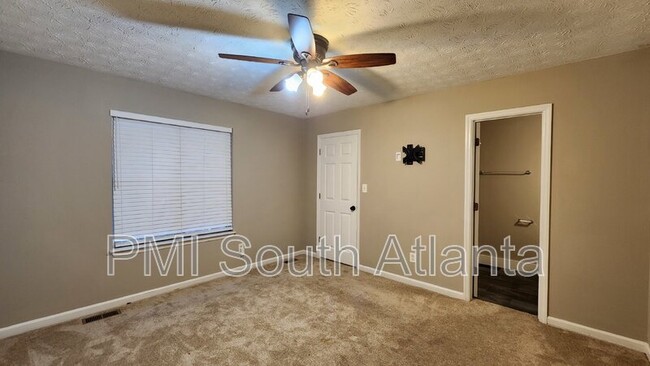 Building Photo - 3504 Lee Ct