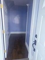 Building Photo - 212 Oakwood Pl