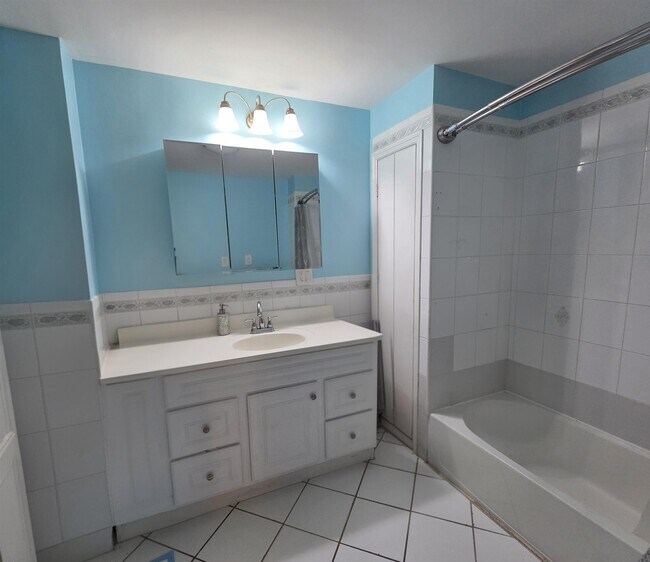 Building Photo - 132 42nd St