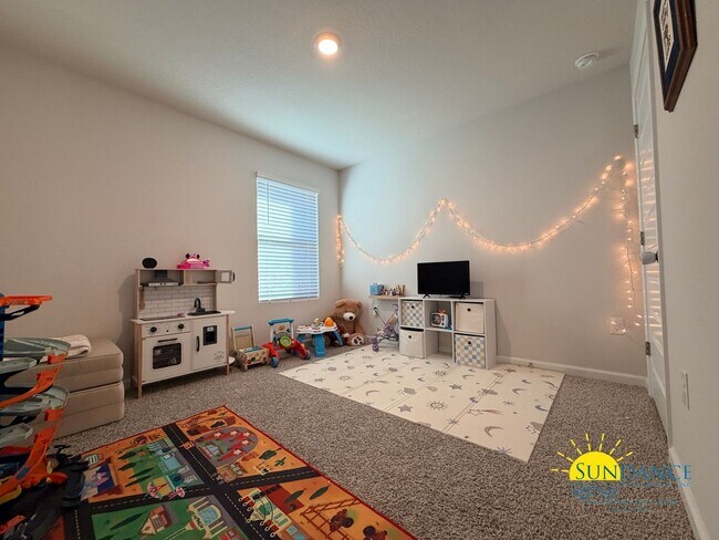 Building Photo - Spacious 4BR Patriot Ridge Home with Community Perks!