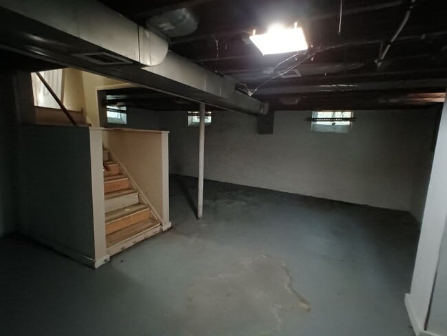 Building Photo - 15421 Stout St