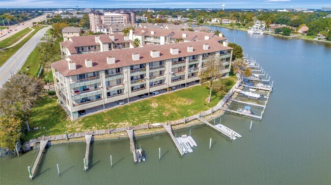 Building Photo - 18809 Egret Bay Blvd