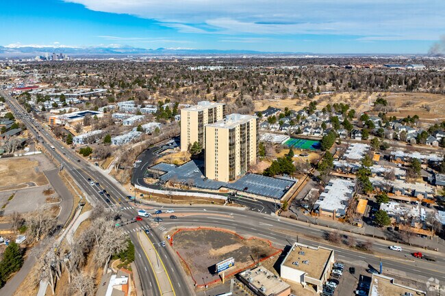 Aerial Photo - Candlewyck Condominiums