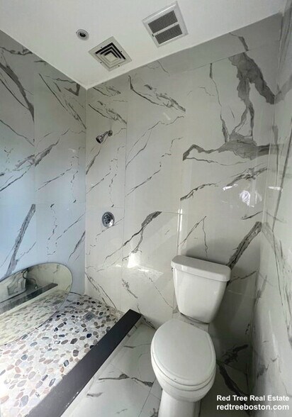 Building Photo - 30 Gloucester St