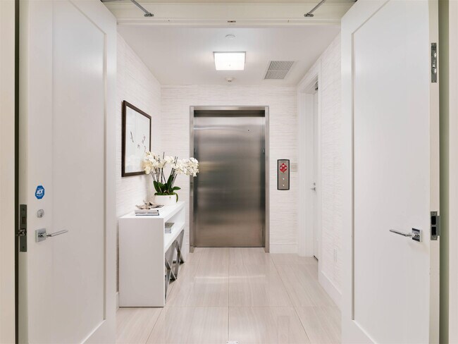 Building Photo - 3730 N Ocean Dr