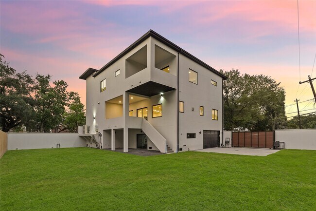 Building Photo - 4903 Braesvalley Dr