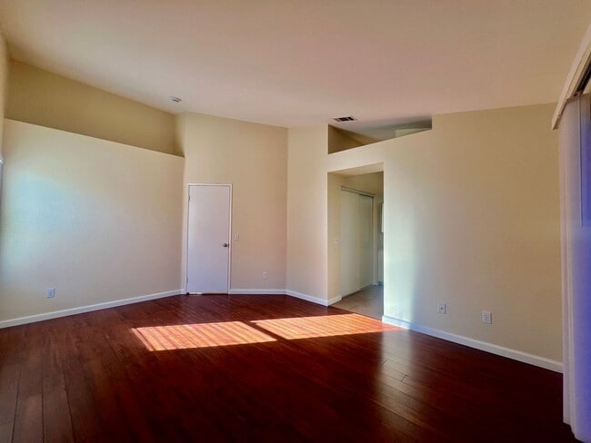 Building Photo - AVAILBLE NOW!! LOVELY 3-bedroom 2 bath Home in Indio!