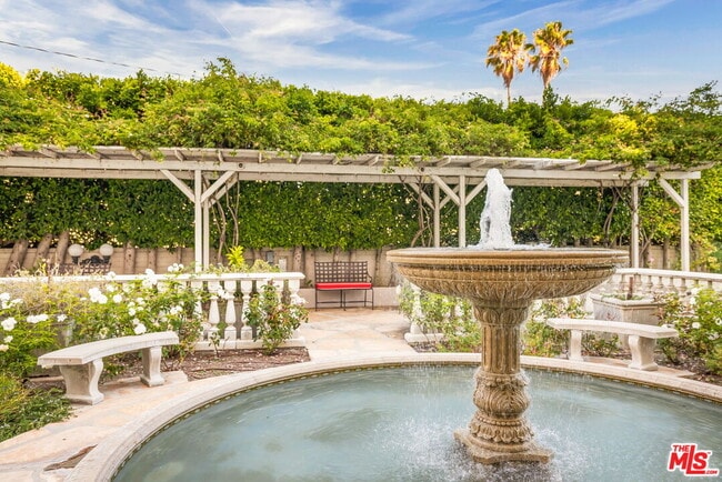 Building Photo - 1424 N Crescent Heights Blvd