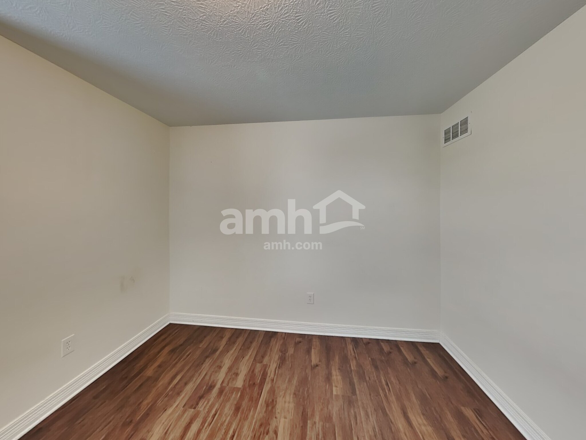 Building Photo - 761 Orwell St