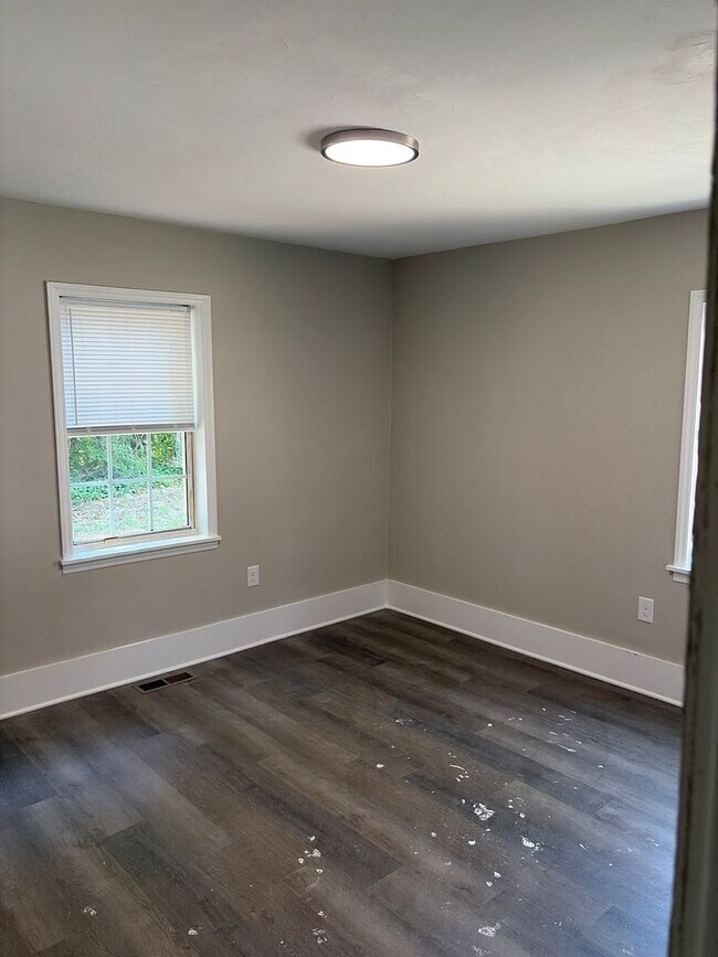 Building Photo - 2502 Druid Hills Dr NW