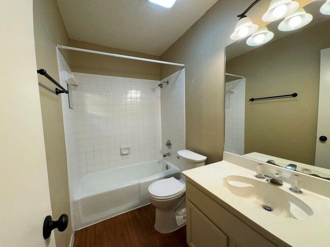 Building Photo - Come see this great single-story home available in Buckingham Estates subdivision!