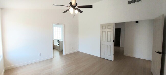 Building Photo - *JUST REMODELED* DONT MISS OUT ON THIS 4 BEDROOM 2 BATH ** PRIME CHANDLER LOCATION