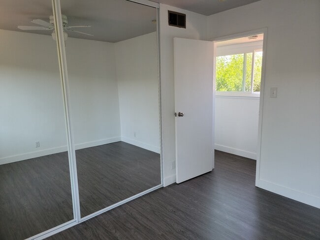 Building Photo - 3216 Delaware St