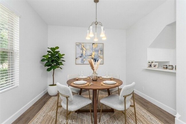 Building Photo - 10 Bravo Ln