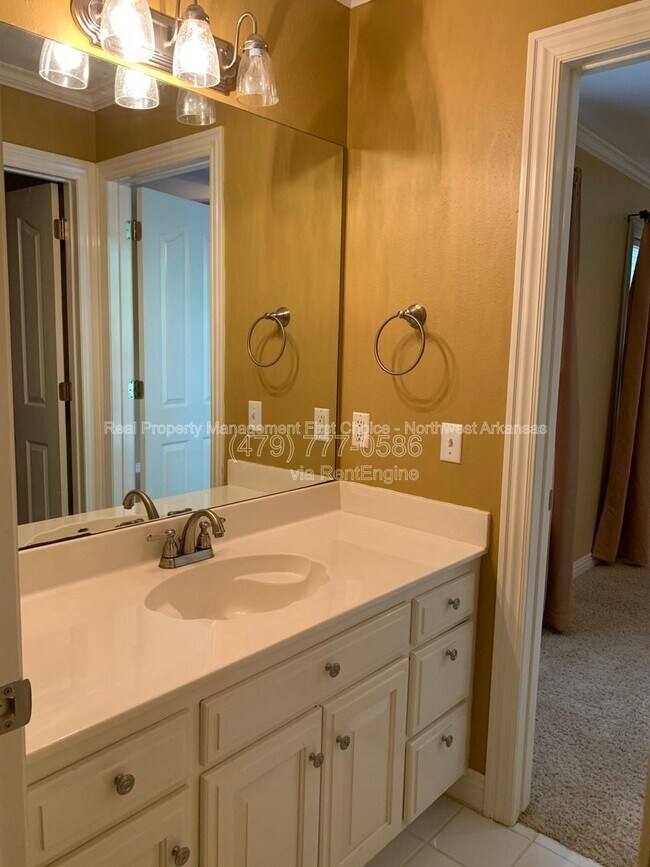 Building Photo - 300 Genesis Dr