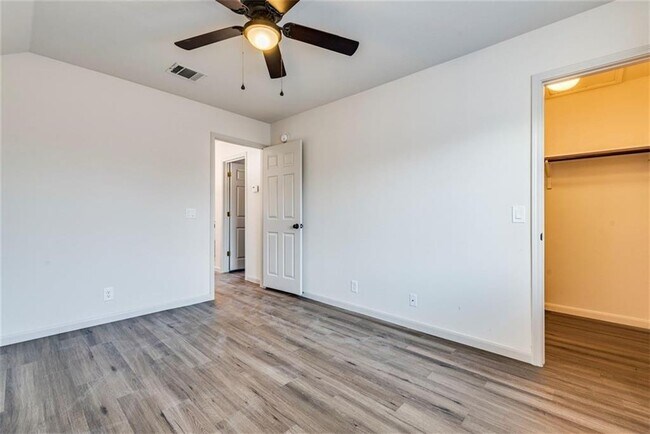 Building Photo - 150 Bailey Loop