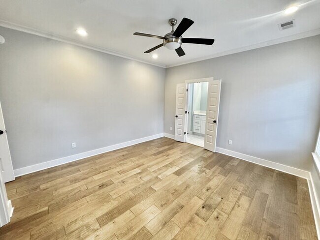 Building Photo - 441 Josephine St