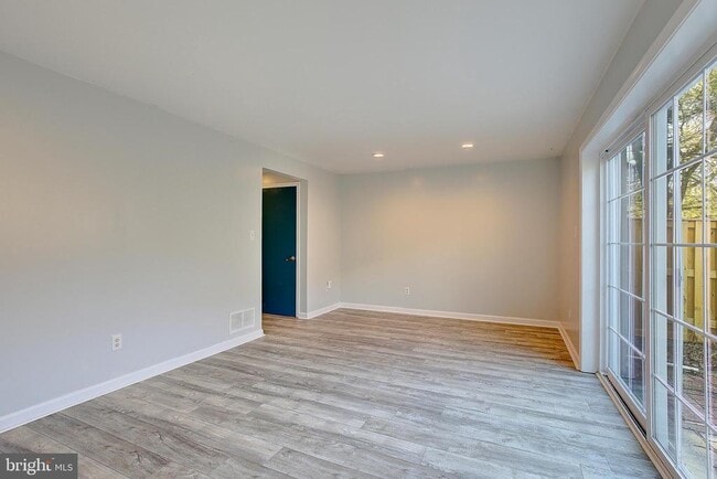 Building Photo - 1844 Sharwood Pl