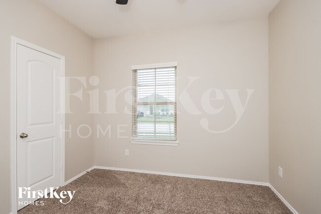 Building Photo - 5909 Warm Bungalow Ln