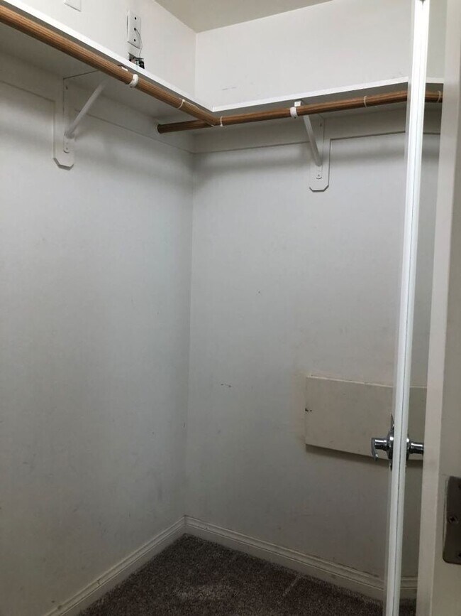 Building Photo - 13003 Lake Pueblo Way