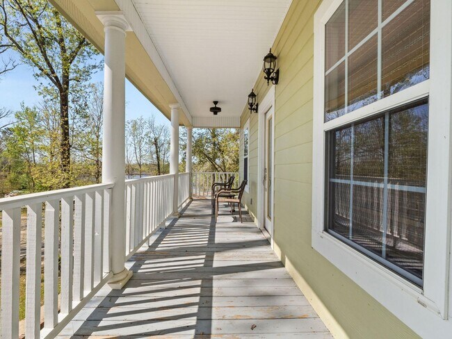 Building Photo - 652 Emory Landing Rd